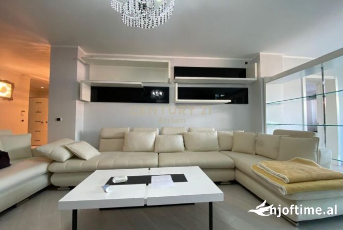 Shtepi me qera 3+1 ne Tirane - 2,500 Euro