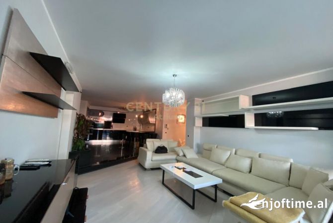 Shtepi me qera 3+1 ne Tirane - 2,500 Euro