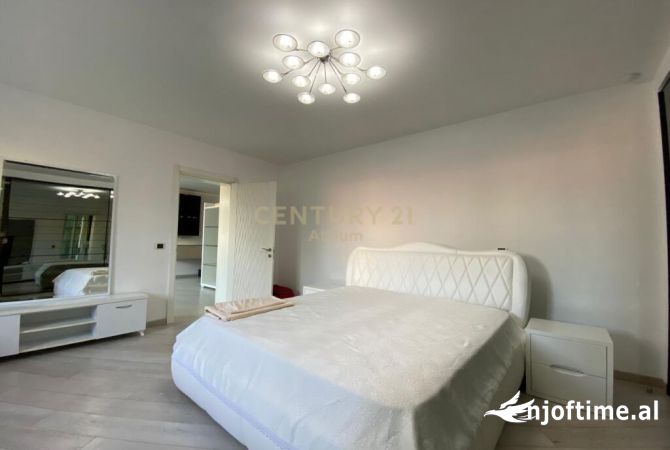 Shtepi me qera 3+1 ne Tirane - 2,500 Euro