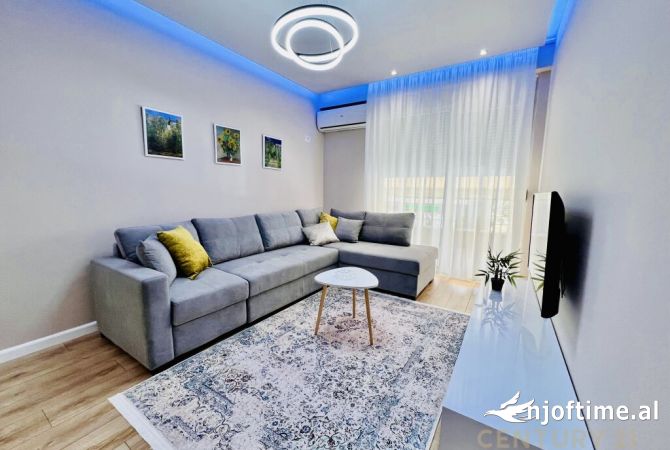 Shtepi me qera Apartament ne Tirane, 1+1, Mobilimi E mobiluar, Pagesa 890  Euro.