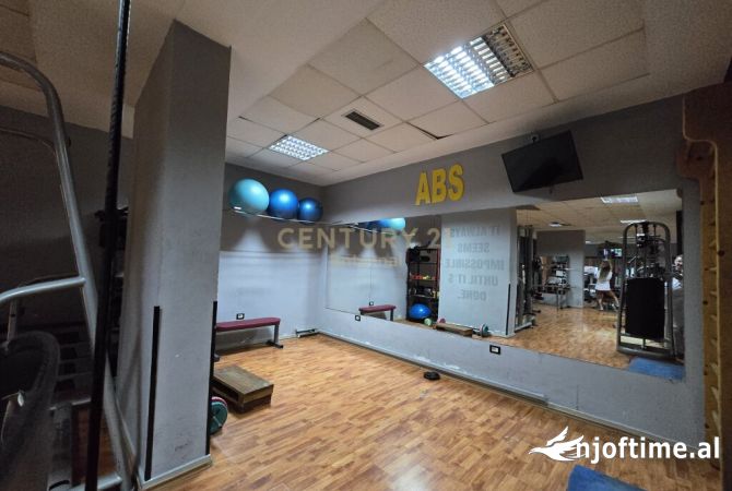 Ambient biznesi me qera 1+1 ne Tirane - 3,200 Euro