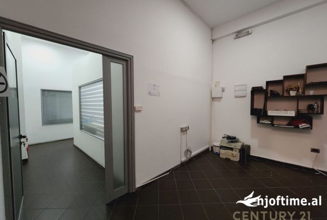 Zyre me qera te Komuna Parisit