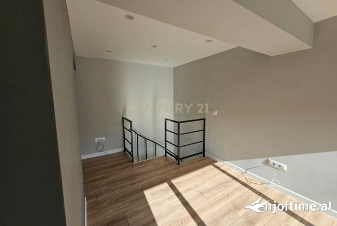 Ambient biznesi me qera 3+1 ne Tirane - 450 Euro