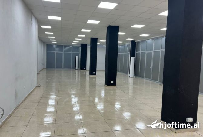 Ambient biznesi me qera 3+1 ne Tirane - 2,300 Euro