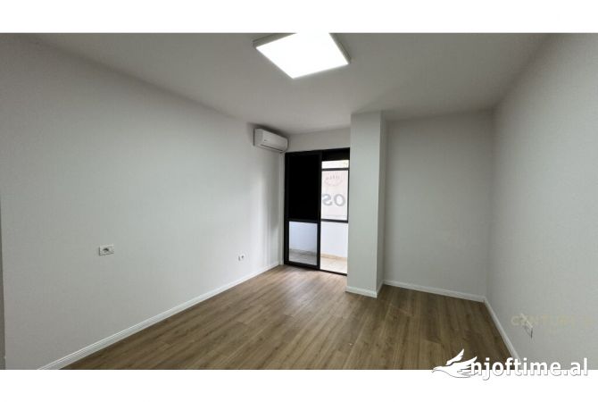 Ambient biznesi me qera 3+1 ne Tirane - 1,300 Euro