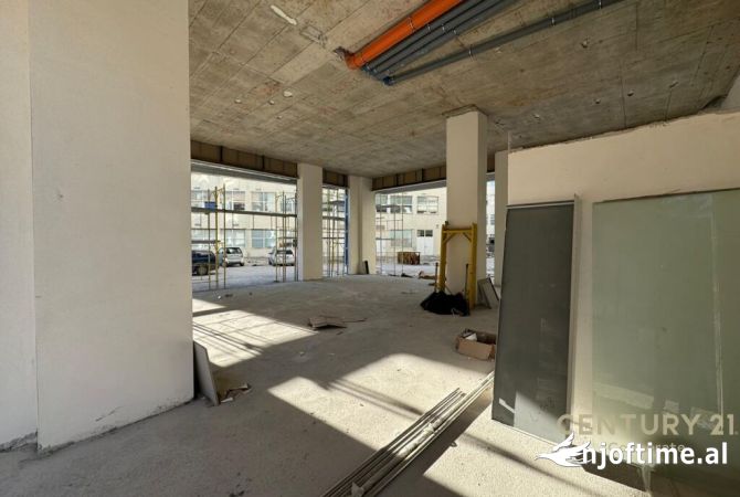 JAPIM ME QIRA AMBIENT KOMERCIALTEK VASIL SHANTO.