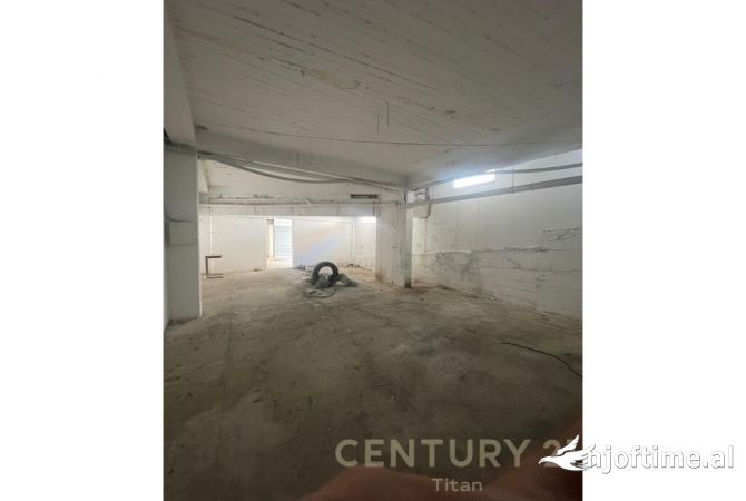 Ambient biznesi ne shitje 4+1 ne Tirane - 62,000 Euro
