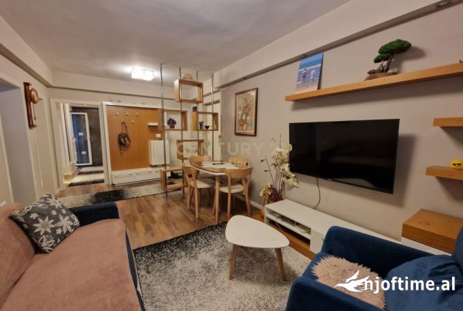 Shtepi me qera Apartament ne Tirane, 2+1, Mobilimi E mobiluar, Pagesa 800  Euro.