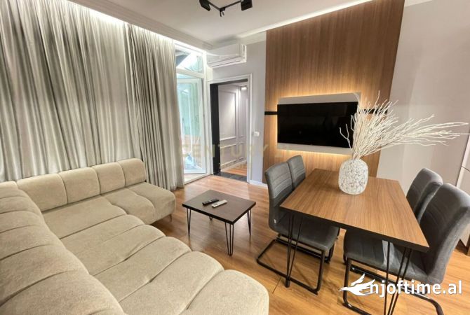 Shtepi me qera 2+1 ne Tirane - 900 Euro