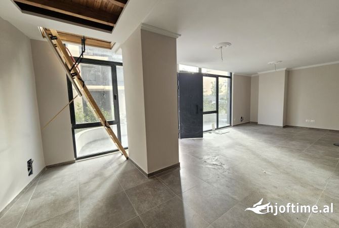 Ambient biznesi me qera 1+1 ne Tirane - 1,000 Euro