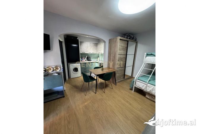 Shtepi me qera Garsoniere ne Tirane - 400 Euro