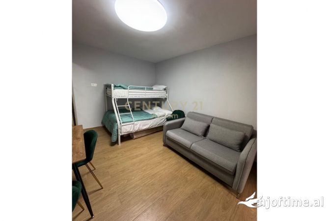 Shtepi me qera Garsoniere ne Tirane - 400 Euro