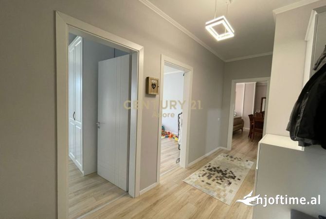 Shtepi me qera Apartament ne Tirane, 2+1, Mobilimi E mobiluar, Pagesa 650  Euro.