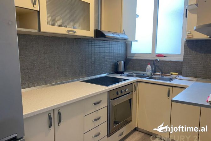 Shtepi me qera 2+1 ne Tirane - 700 Euro