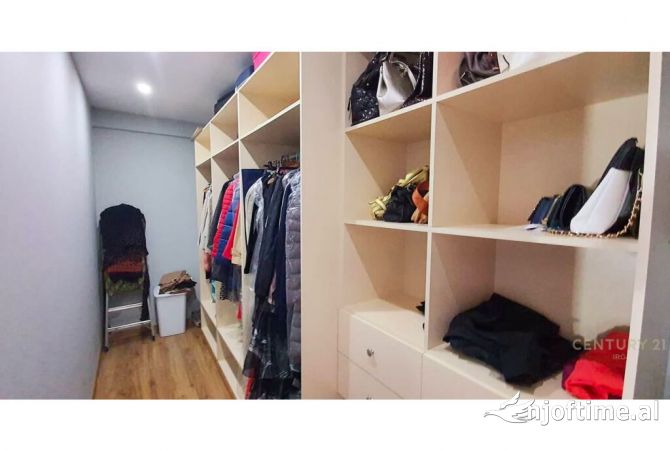 Shtepi me qera Apartament ne Tirane, 2+1, Mobilimi E mobiluar, Pagesa 800  Euro.