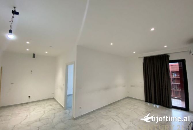 Ambient biznesi me qera 3+1 ne Tirane - 850 Euro