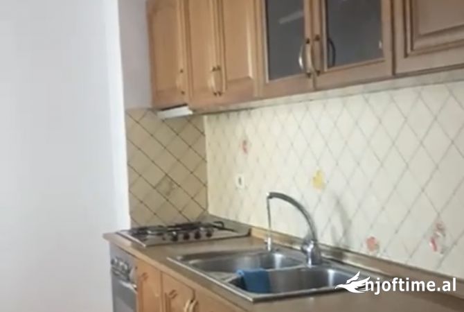 Shtepi me qera 2+1 ne Tirane - 380 Euro