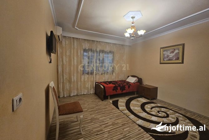 Shtepi ne shitje Apartament ne Tirane, 2+1, Mobilimi E mobiluar, Pagesa 170,000  Euro.
