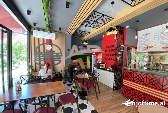 Ambient biznesi me qera 2+1 ne Tirane - 1,400 Euro
