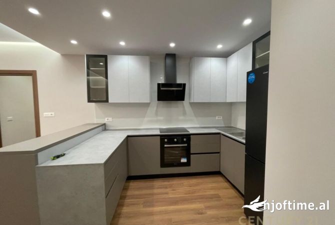 Shtepi me qera 2+1 ne Tirane - 830 Euro