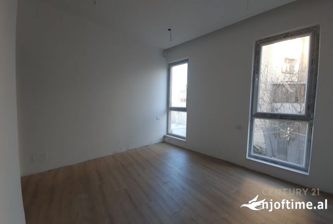 Shtepi me qera 2+1 ne Tirane - 700 Euro