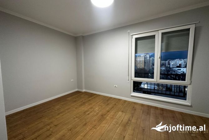 Shtepi me qera Apartament ne Tirane, 3+1, Mobilimi Pjeserisht e mobiluar, Pagesa 600  Euro.