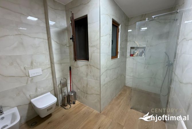 Shtepi me qera Apartament ne Tirane, 2+1, Mobilimi E mobiluar, Pagesa 600  Euro.