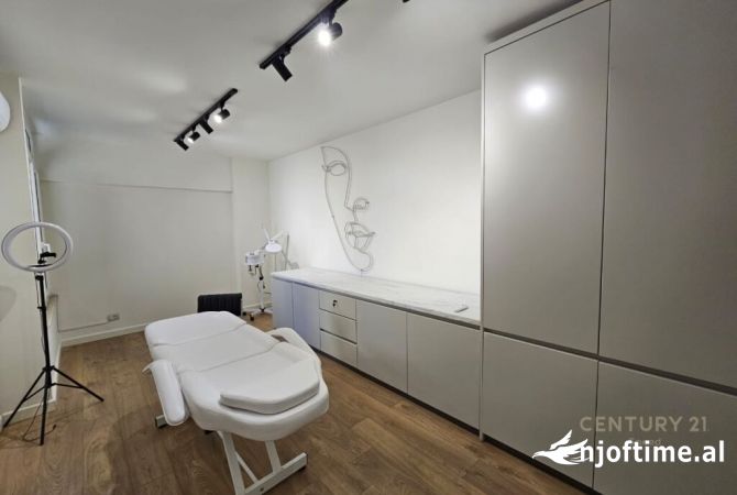 Shtepi ne shitje Apartament ne Tirane, 2+1, Mobilimi E mobiluar, Pagesa 220,000  Euro.