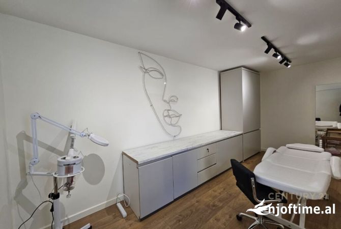 Shtepi ne shitje Apartament ne Tirane, 2+1, Mobilimi E mobiluar, Pagesa 220,000  Euro.