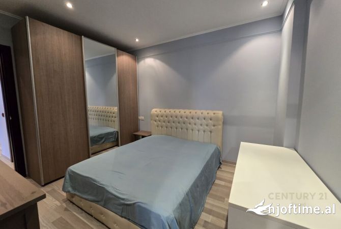 Shtepi me qera Apartament ne Tirane, 2+1, Mobilimi E mobiluar, Pagesa 700  Euro.
