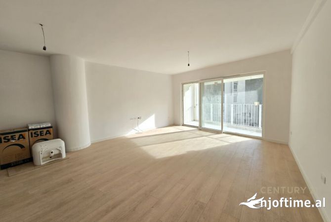 Shtepi me qera 2+1 ne Tirane - 1,000 Euro