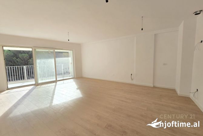 Shtepi me qera 2+1 ne Tirane - 1,000 Euro
