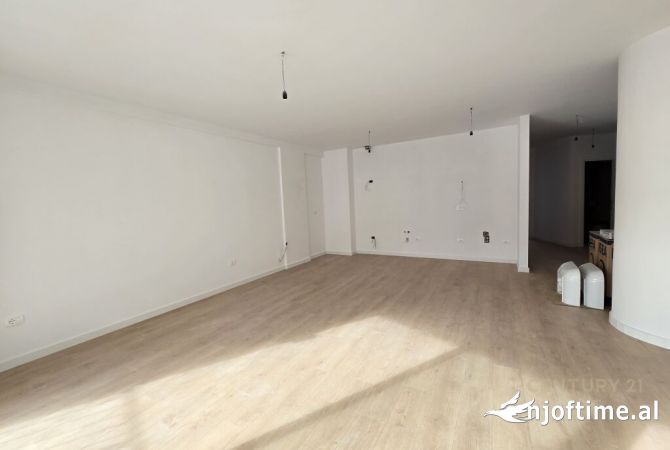 Shtepi me qera 2+1 ne Tirane - 1,000 Euro