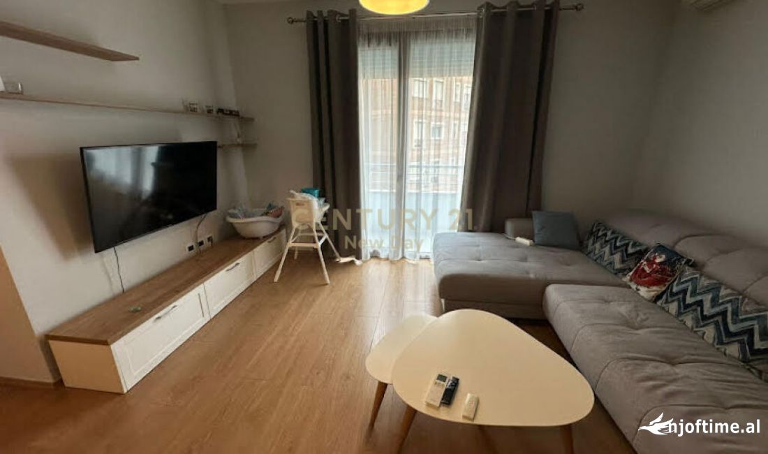 Shtepi me qera Apartament ne Tirane, 2+1, Mobilimi E mobiluar, Pagesa 800  Euro.