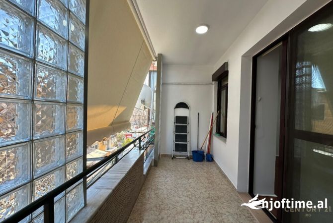 Ambient per Zyra ne Bllok! 1,800 Euro /Muaj