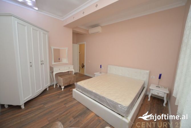 Shtepi me qera 2+1 ne Tirane - 950 Euro