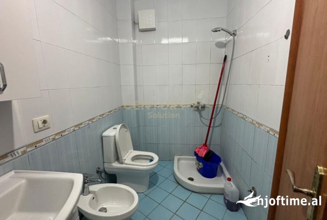 Shtepi me qera Apartament ne Tirane, 1+1, Mobilimi E mobiluar, Pagesa 450  Euro.