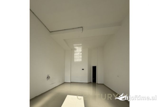 Ambient biznesi me qera 1+1 ne Tirane - 1,275 Euro
