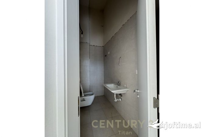 Ambient biznesi me qera 1+1 ne Tirane - 1,275 Euro