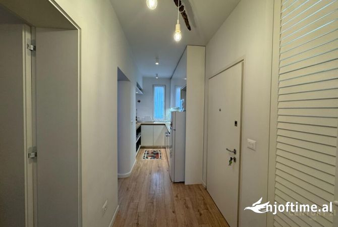 Shtepi ne shitje Apartament ne Tirane, 1+1, Mobilimi E mobiluar, Pagesa 155,000  Euro.