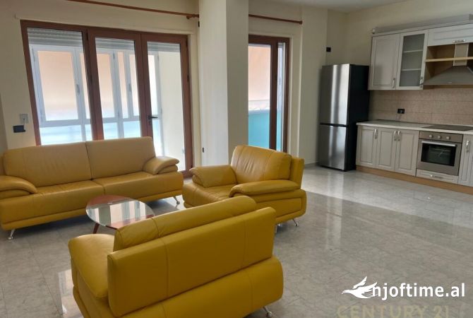 Shtepi me qera 2+1 ne Tirane - 1,300 Euro