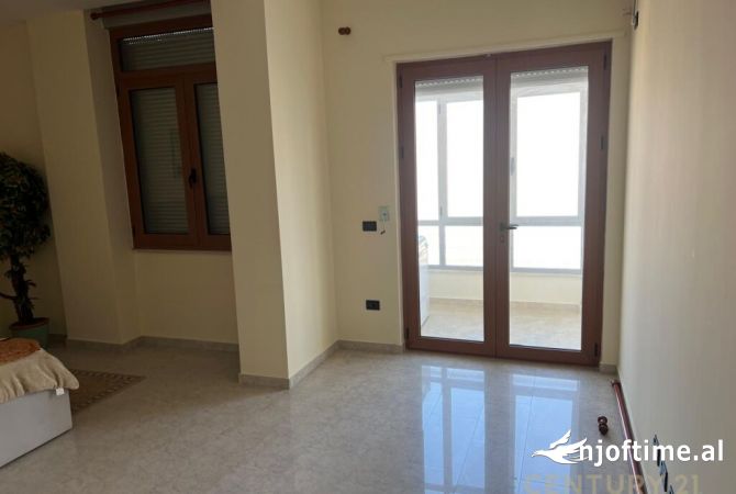 Shtepi me qera Apartament ne Tirane, 2+1, Mobilimi E mobiluar, Pagesa 1,300  Euro.