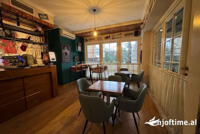 Ambient biznesi me qera 2+1 ne Tirane - 17,000 Euro