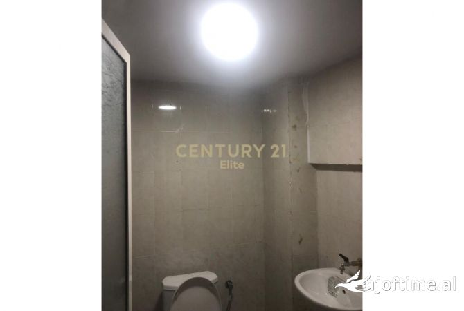 Ambient biznesi ne shitje 1+1 ne Tirane - 61,600 Euro