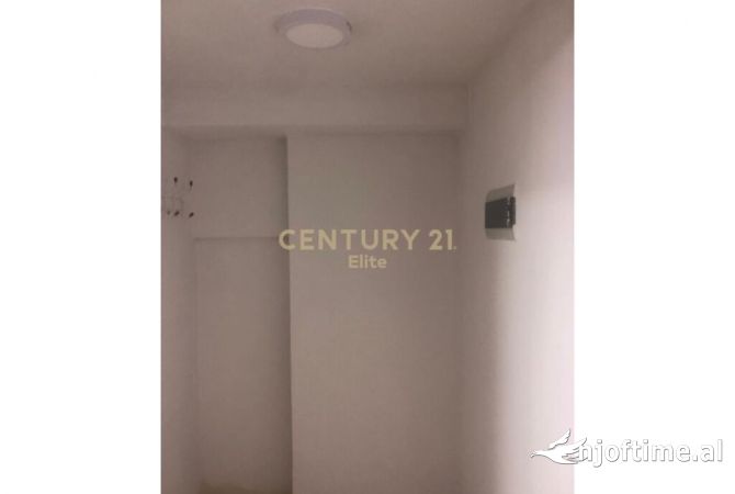 Ambient biznesi ne shitje 1+1 ne Tirane - 61,600 Euro
