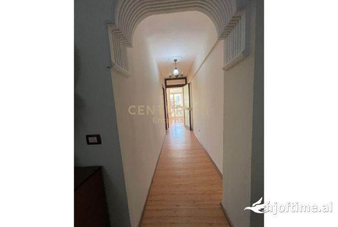 Shtepi me qera 2+1 ne Tirane - 450 Euro