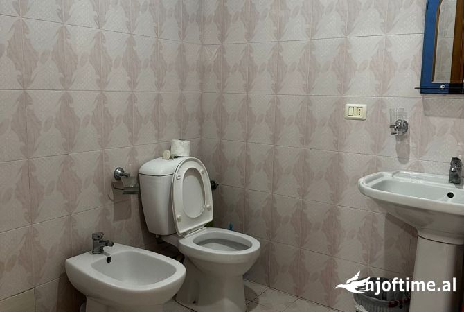 Shtepi me qera Apartament ne Tirane, 1+1, Mobilimi E mobiluar, Pagesa 550  Euro.