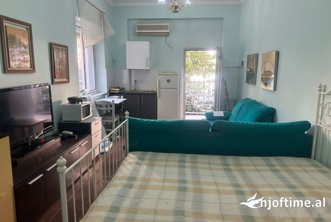 Shtepi me qera Garsoniere ne Tirane - 300 Euro
