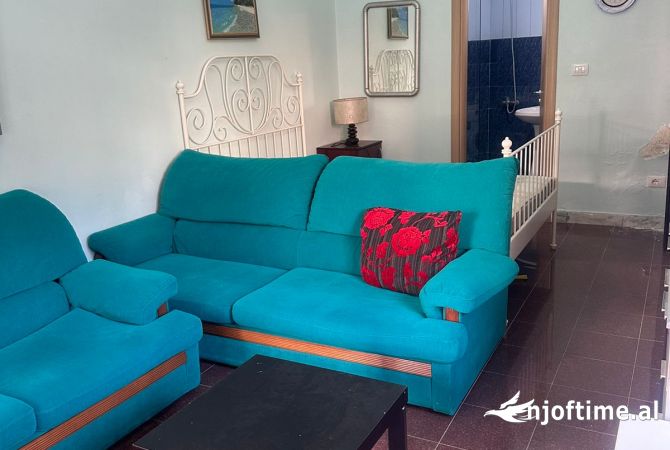 Shtepi me qera Garsoniere ne Tirane - 300 Euro