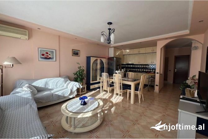 Shtepi me qera 2+1 ne Tirane - 750 Euro